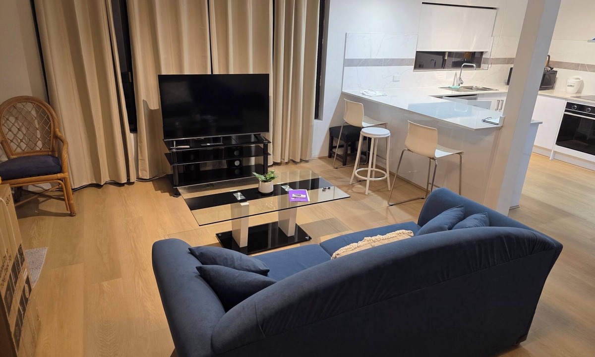 Mermaid Beach Apartment | Mermaid Beach/Broadbeach Modern 2 Bdrm Apartment
