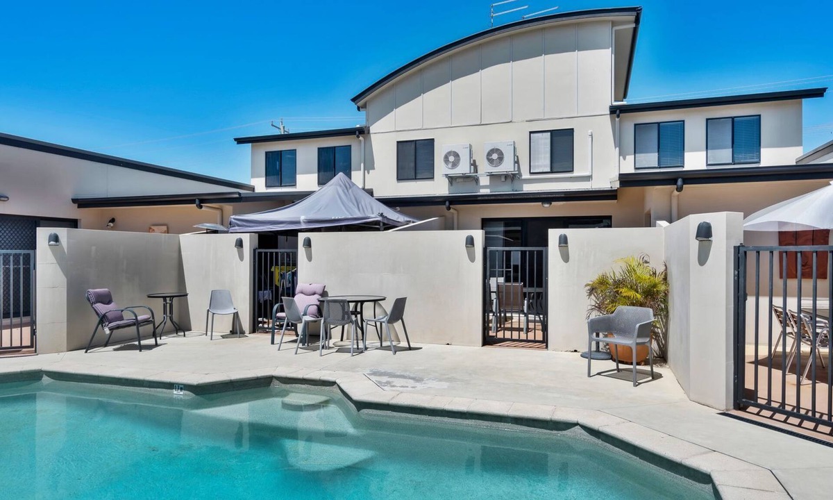 South Evans Head Apartment | Modern family townhouse with pool, BBQ courtyard & central Evans Head location close to shops, river