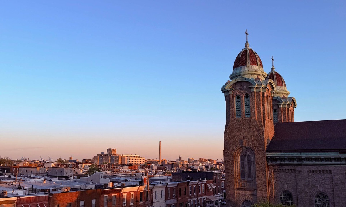 Newbold House | Modern Philly Stay 4BR Roof Deck