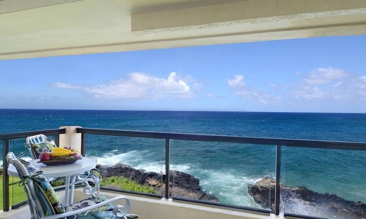 Poipu Condo | MOST STUNNING Oceanfront Views, A/c, Washer/Dryer, Kitchen, Elevator, Beach 0.5m