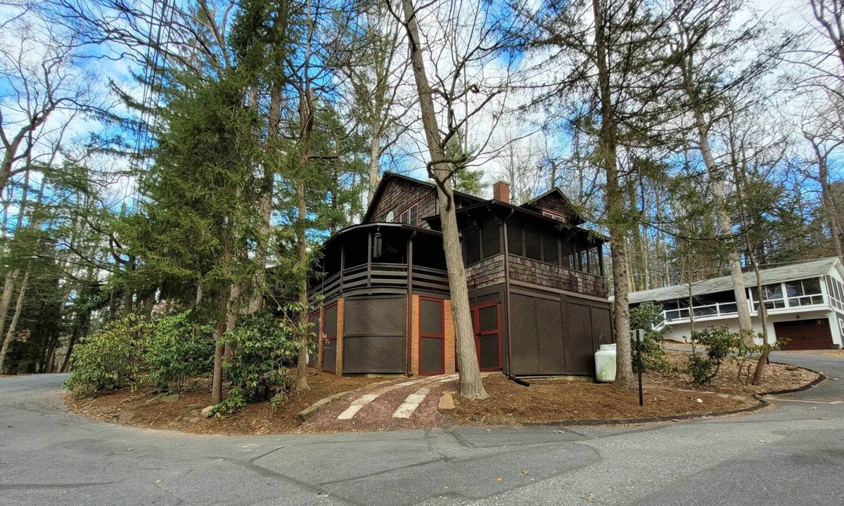 Mount Gretna Cottage | Multi-family Mt Gretna Cottage: Steps to Playhouse