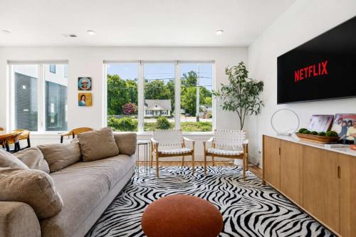 Nashville House | Nashville Townhouse with Rooftop & Modern Comfort