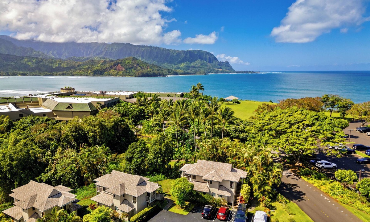 Princeville Villa | Nestled in Unbeatable Location, offering a rare Combination of Comfort & Beauty