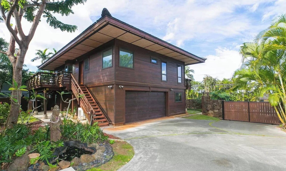 Waialee House | North Shore Oasis, Hot Tub, across street from beach. Inquire for dates/prices.