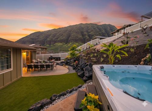 Makaha Valley House | Oahu Family retreat-Beach 5min away-Oceanview