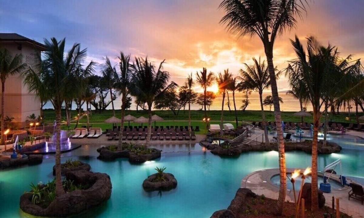 Lahaina Hotel | Oceanfront Thanksgiving in Paradise 3-bedroom suite at Westin Nanea Ocean Villa