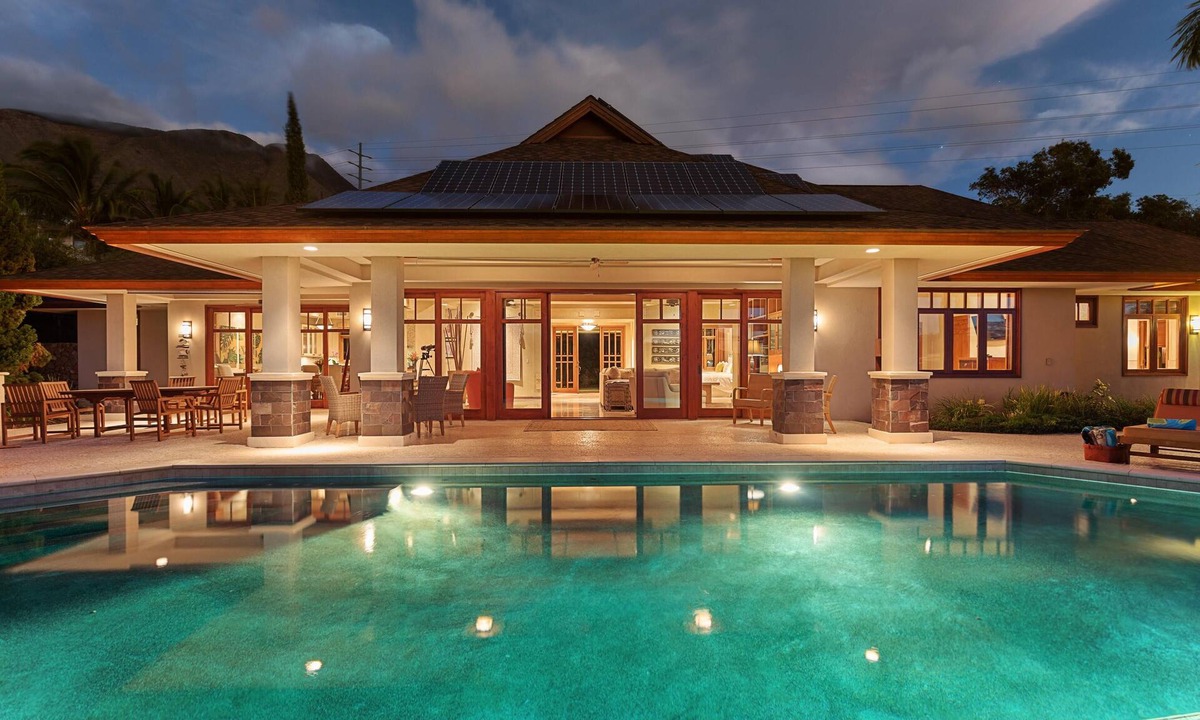 Historic Lahaina Front Street House | Oceanview, Private Pool and Hot Tub!