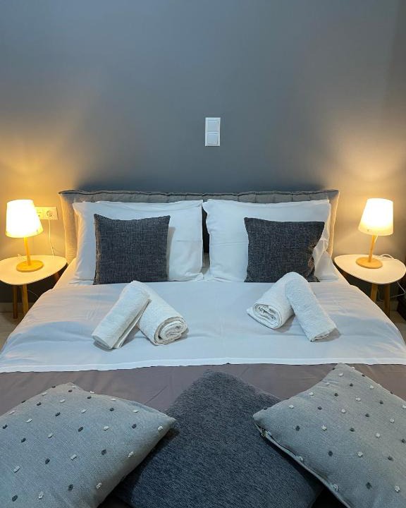 Kalamata Apartment | on the square studio
