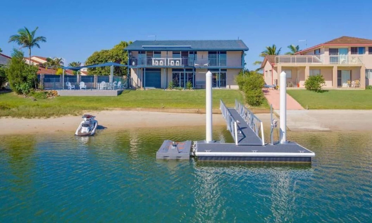 Yamba Apartment | Pandanus, Endless views over the mighty Clarence River.
