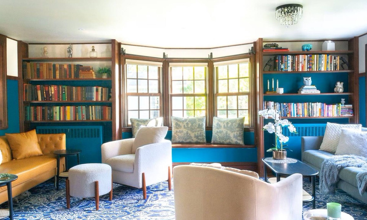 Saugerties House | PERFECT RETREAT Pvt, Hot Tub, 2 Fireplaces, Outdoor Kitchen, Heated Pool