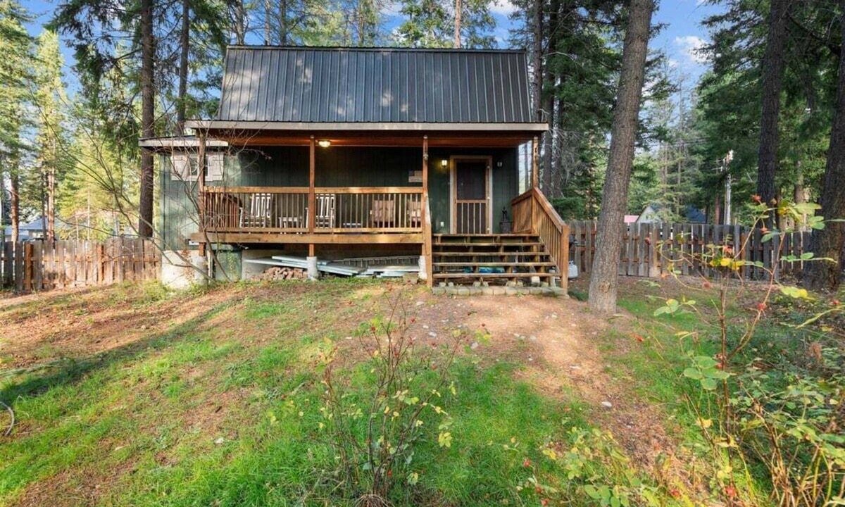 Leavenworth Cottage | Quarterboard Cottage -A Wonderfully Unique Cabin