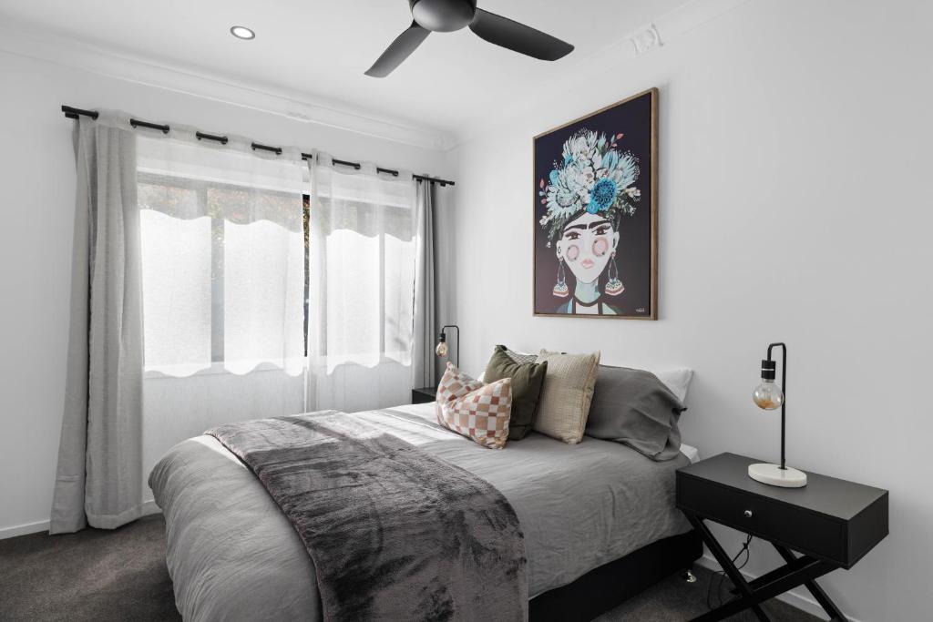 Springbrook Apartment | Rainforest Retreat Fire Pit, Deck & Rainforest Walk