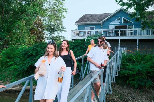 Bellevue House | Relaxing Riverfront Family Escape w Private Dock