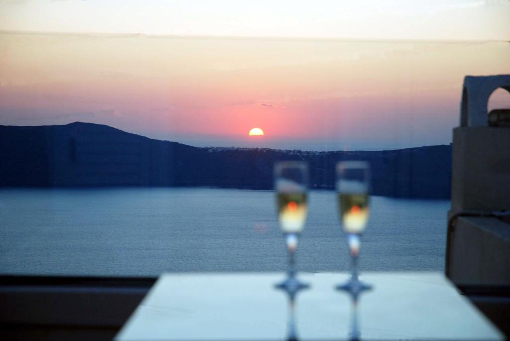 Firostefani Apartment | Reverie Santorini Hotel