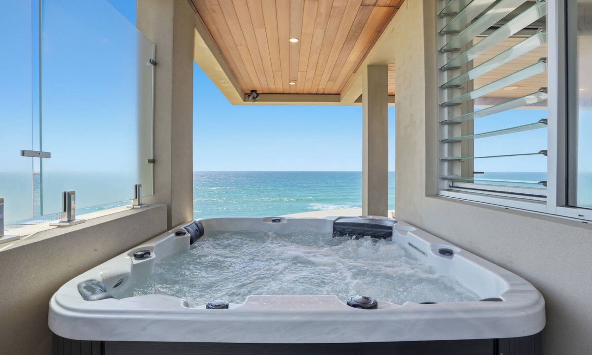 The Entrance North House | Royal Retreat: Luxury Beachfront View