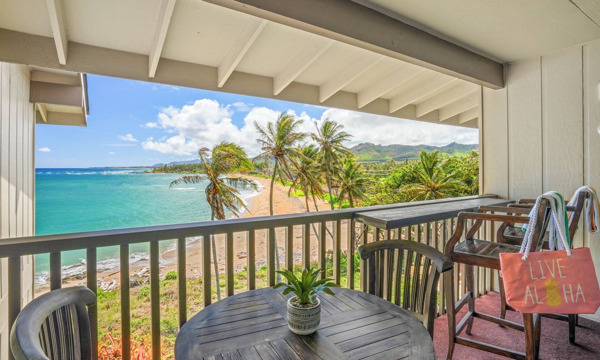 Wailua Condo | "Sea Haven" Oceanfront Breathtaking Views at Wailua Bay View 305!"
