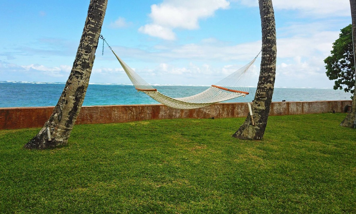 Punaluu House | Secluded Beachfront Home w/ AC, hot tub, North Shore Oahu, Volley & Pickleball