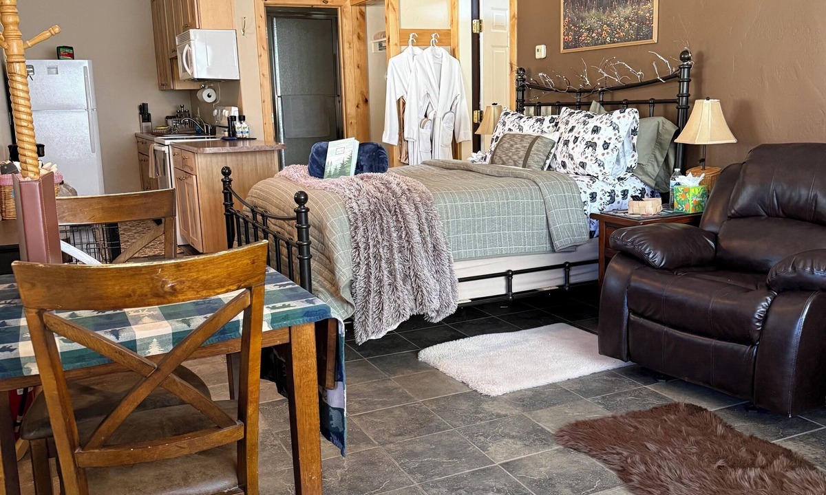 Parshall Apartment | Self care Spa amenities Remote wilderness location no crowds. Adequate vehicle!