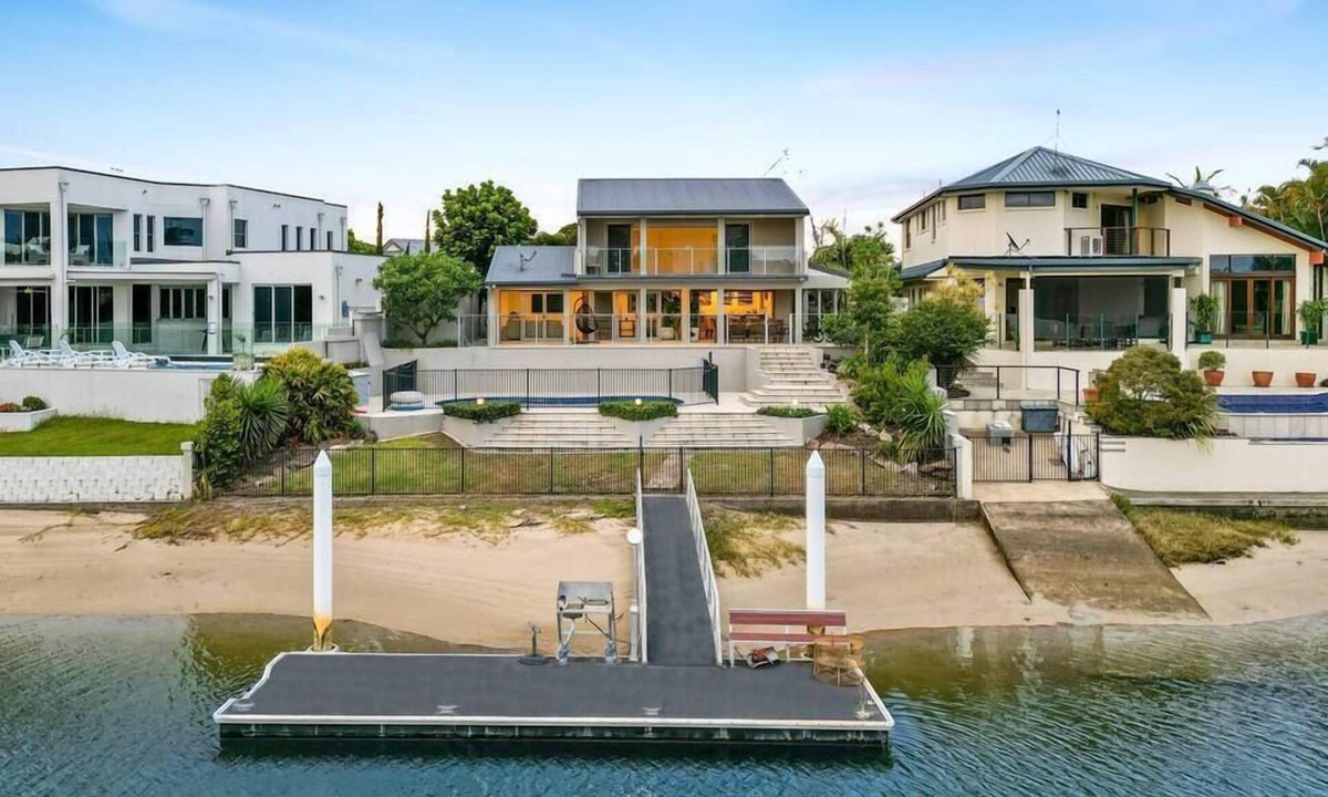 Sorrento House | Sorrento Waterfront Retreat & Pool