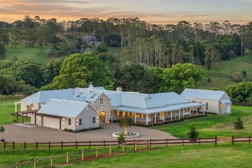 Possum Creek House | Stonehaven Luxury Estate Pool Sauna Gym Firepit
