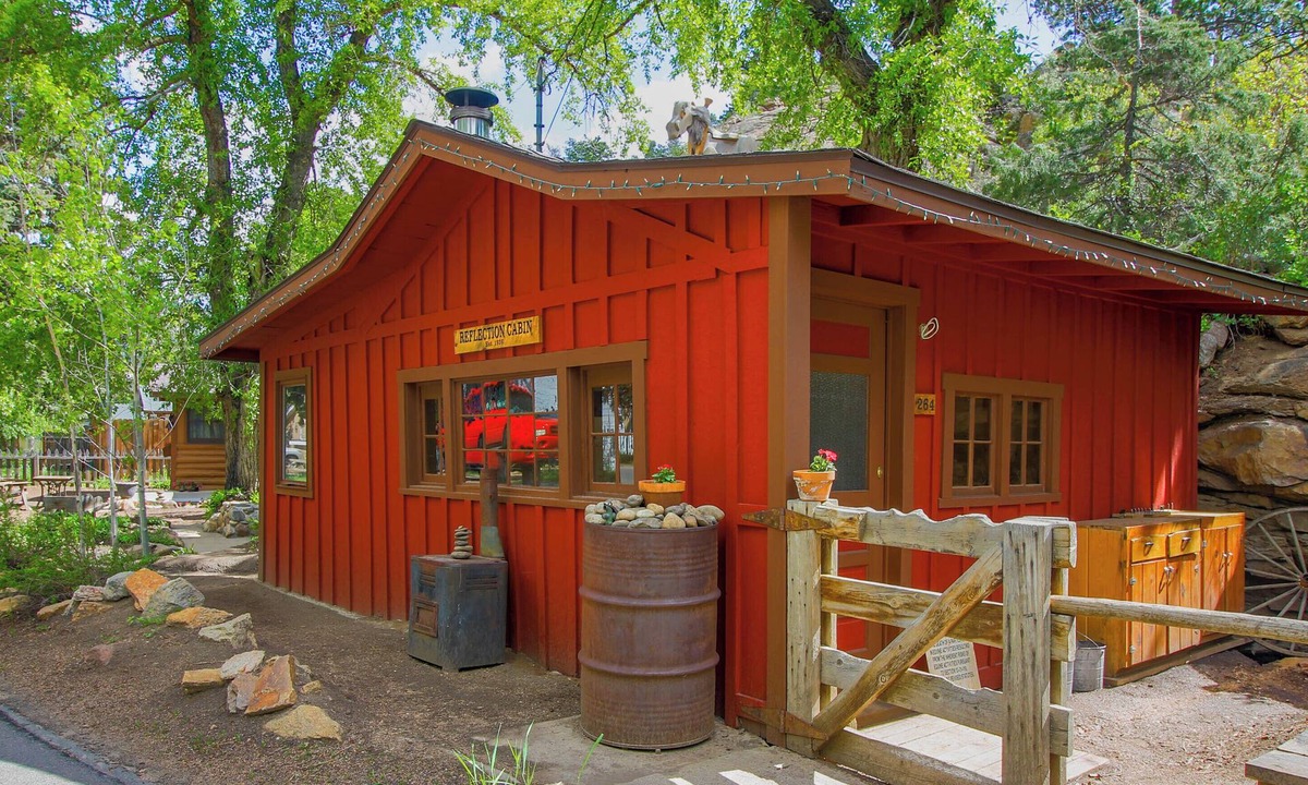 Estes Park Cabin | Storybook Reflection Cabin - Best of Cozy Colorado Mountain Cabins - Prime Loc