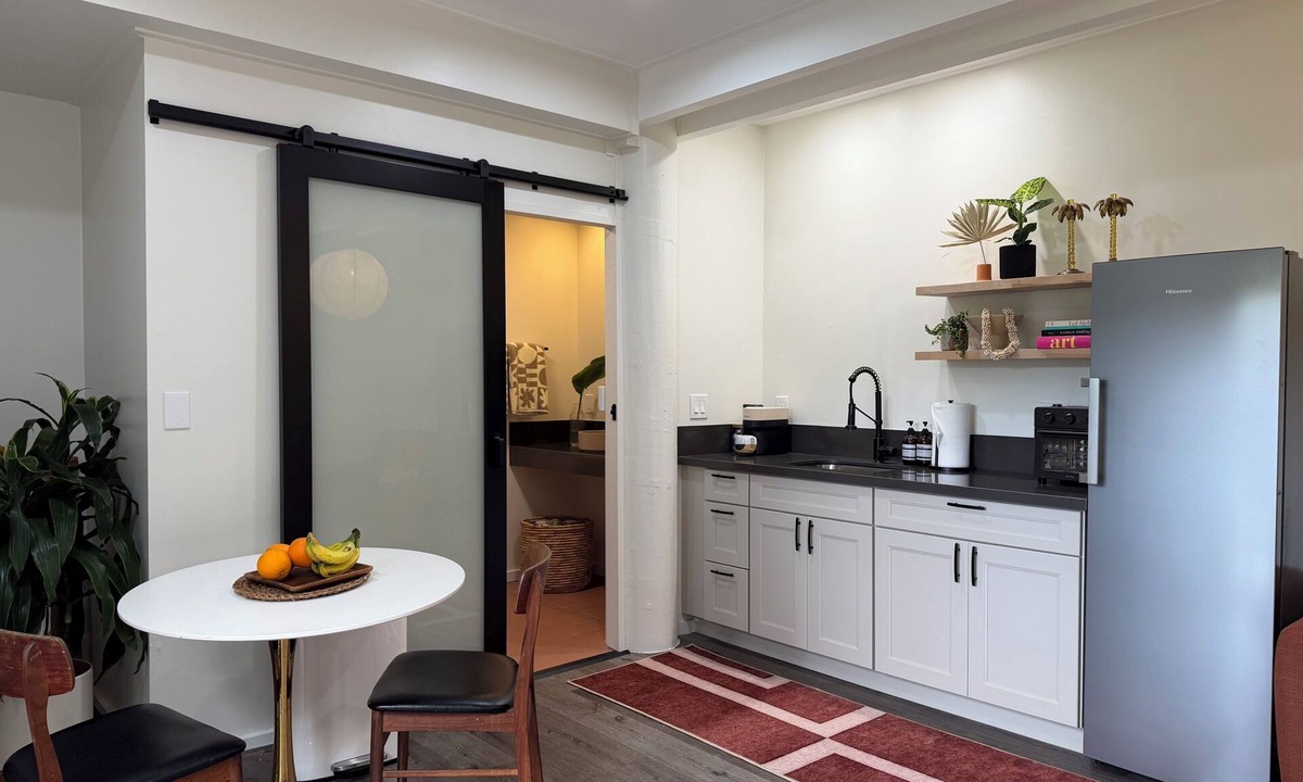 Waialee Apartment | Studio, Sleeps 4, A/C, Kitchen, Beach 5m Drive