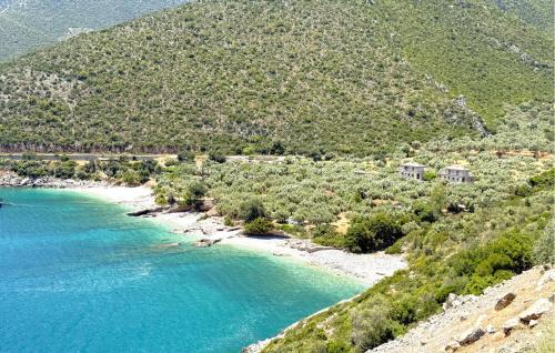 Paralia House | Stunning Home In Astros Arkadias With Wifi