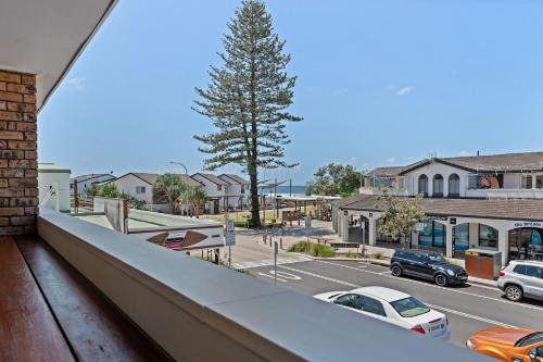 North Creek Apartment | Sun Soaked Lennox Village