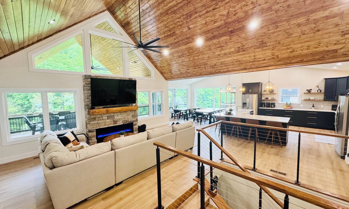 La Follette House | Tan Lines & Good Times, 6 bed/8 bath-Water Front,Private Dock, Hot tub, Gameroom