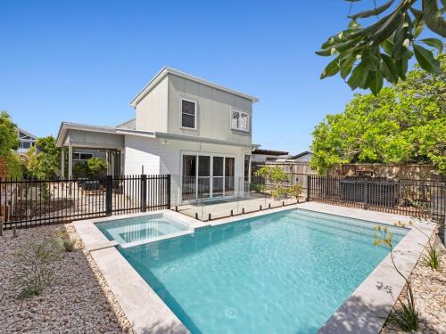 Casuarina House | The Beachside Sanctuary -500m from Beach with Pool & Heated Spa