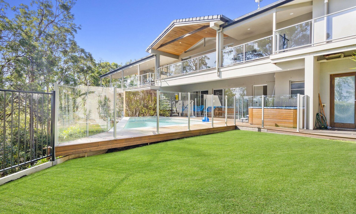 Tallai House | The Panorama Retreat Sleeps 23 14 Beds