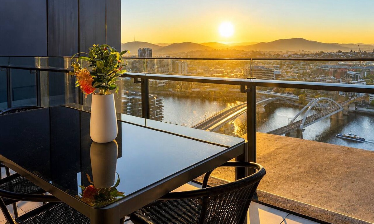 South Brisbane Apartment | The Sunset Perch | Panoramic River Escape