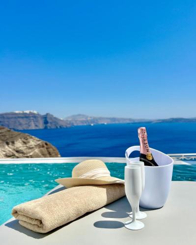 Oia Villa | Thea Cave Villa