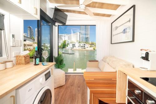 Broadbeach Waters Apartment | Tiny Home in the heart of Broadbeach-River Views!