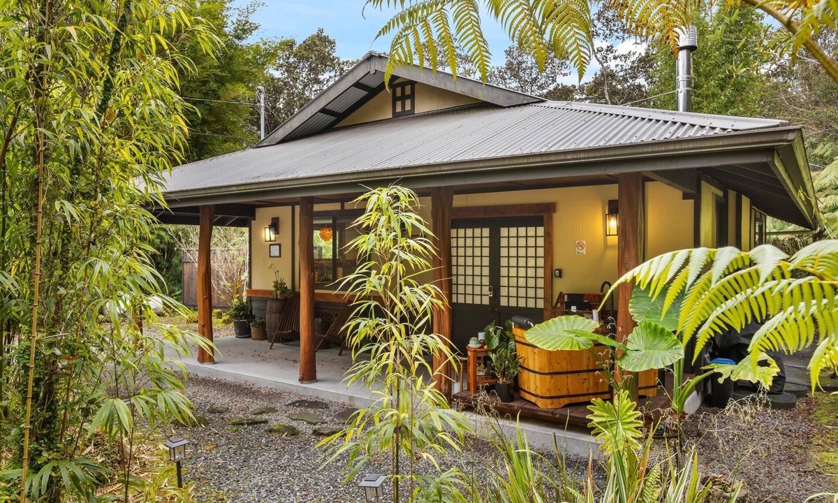 Volcano House | Volcano Tea House Cottage - Spa Bath, Hot Tub, and Fireplace with Japanese Decor