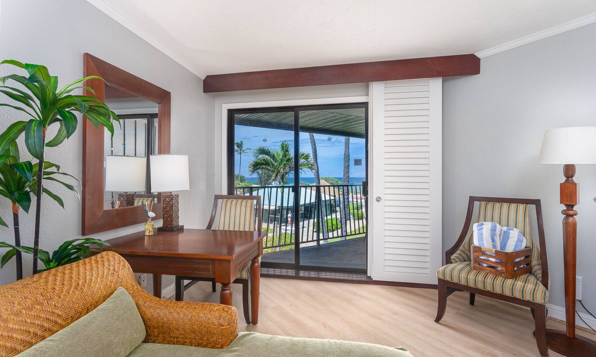 Hanamaulu Hotel | Watch Pacific Ocean sunrise from the comfort of your private ocean view lanai!