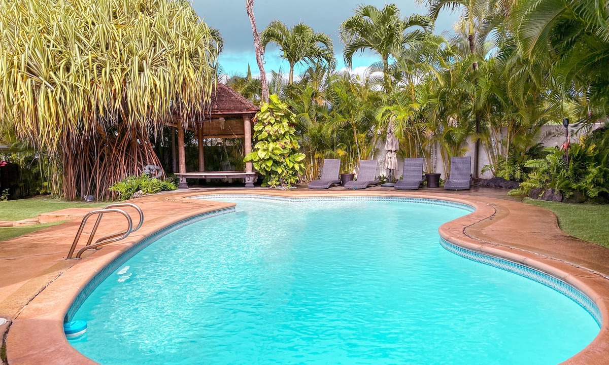 Hawaii Kai Villa | We're booking now - calendar not up to date.