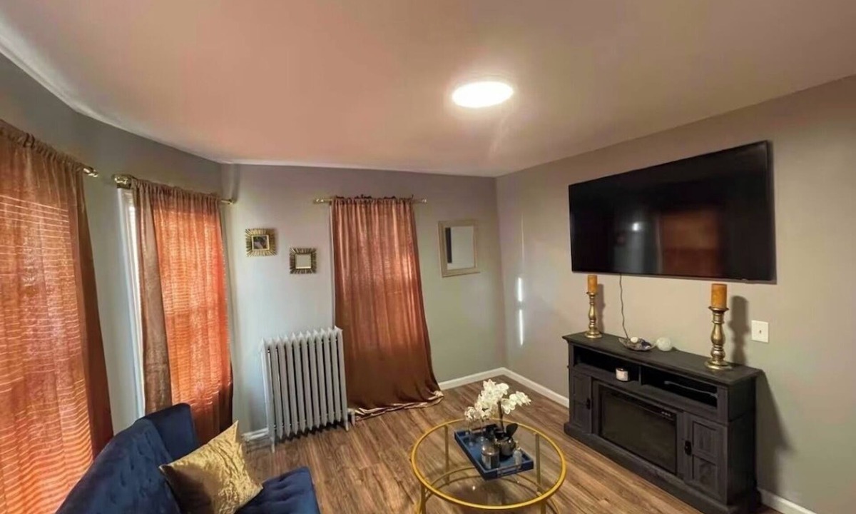 Trenton Apartment | Wonderful 3-bedroom apartment with AC in charming Trenton
