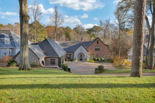 Chastain Park House | World Cup Luxury estate w fire pit & patio
