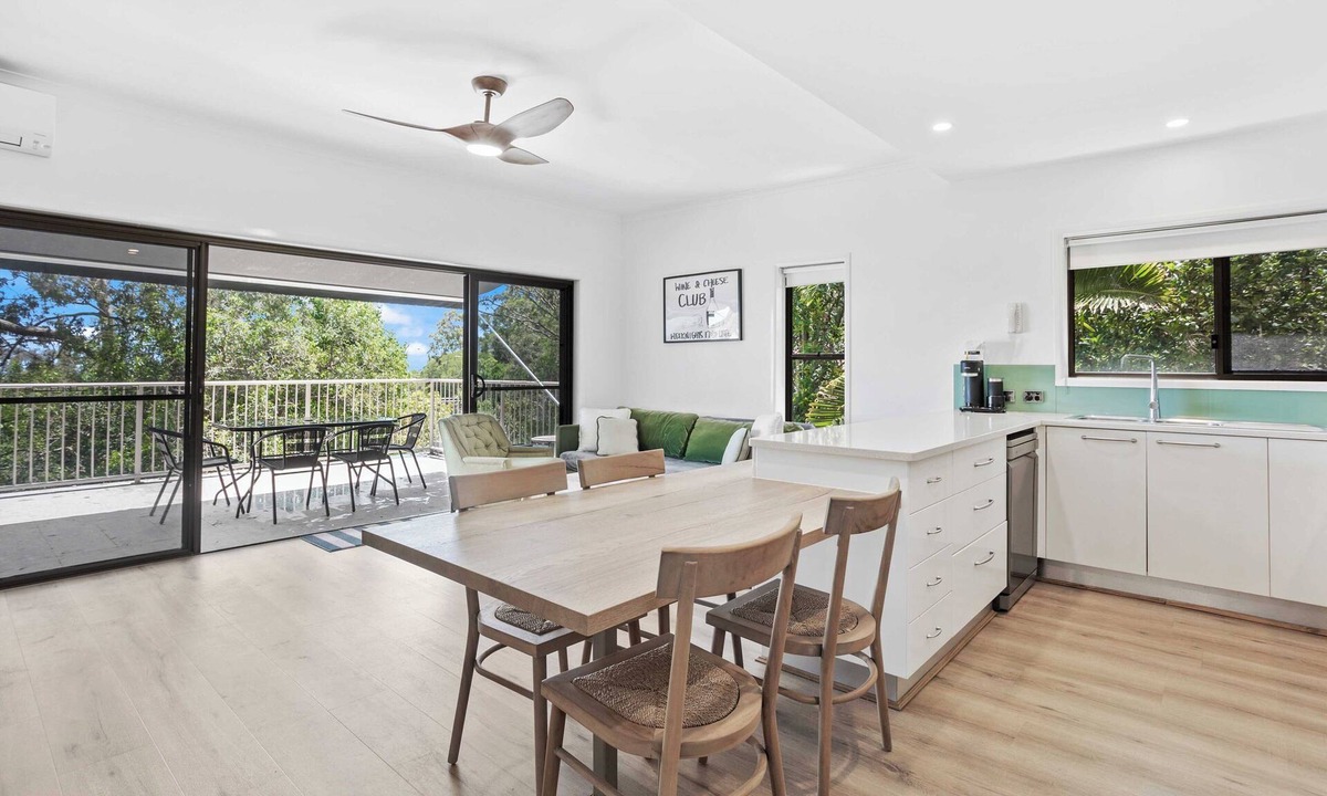 Currumbin Apartment | Your Perfect Waterfront Escape!