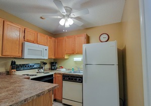 2BR Condo Lake Winnipesaukee Retreat