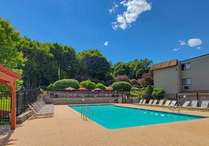 2BR Condo Lake Winnipesaukee Retreat