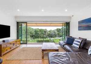 3 James Cook Apartments - beachside haven w. pool