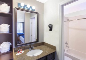 Affordable Disney Group Escape! 3 Units Near Walt Disney World! FREE Shuttle!