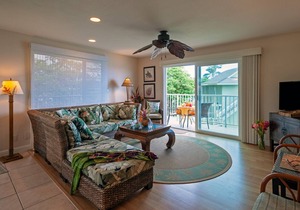 Air-Conditioned Corner Penthouse w/Awesome Ocean Views, Updated Interior