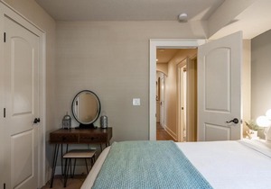 Beautifully Decorated Plaza Condo 1