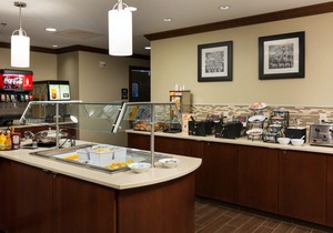 King Suite Near Ohio State University | Free Daily Breakfast + Pool Access
