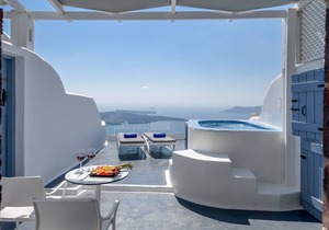 Suite with Hot tub at Pegasus Suites & Spa