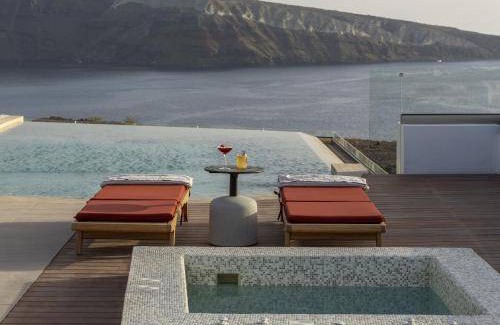 Oia Resort | 490 m² Resort ∙ 8 bedrooms ∙ 16 guests