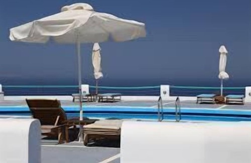 Imerovigli Villa | R 388 Two Bedroom Villa with Pool Breakfast Inc